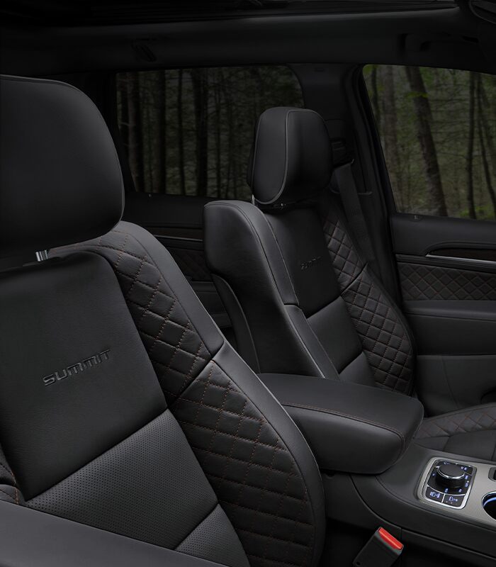Jeep® Grand Cherokee 2020 - Características de interior premium