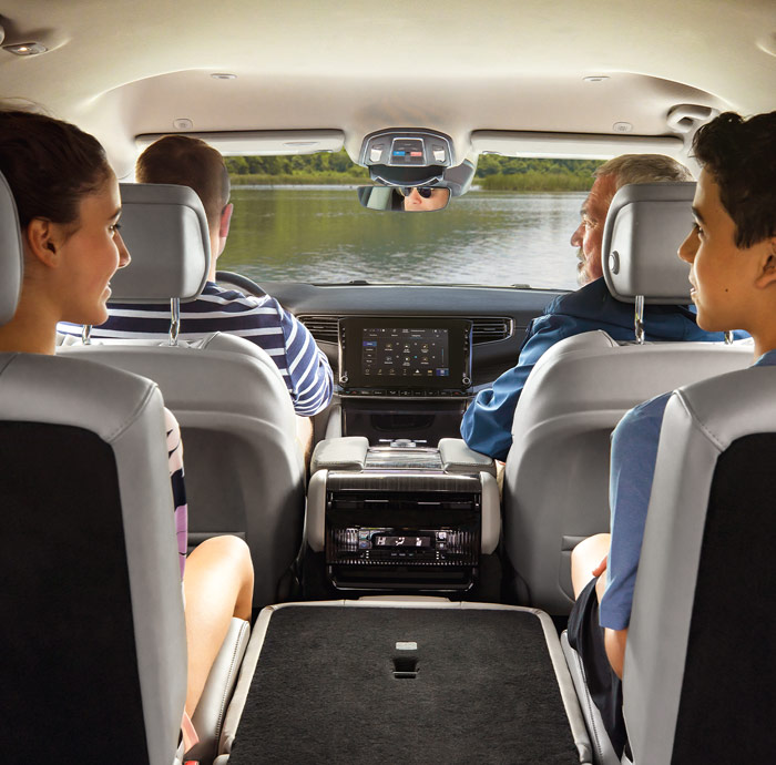 El interior del totalmente nuevo Wagoneer: asientos, almacenamiento y