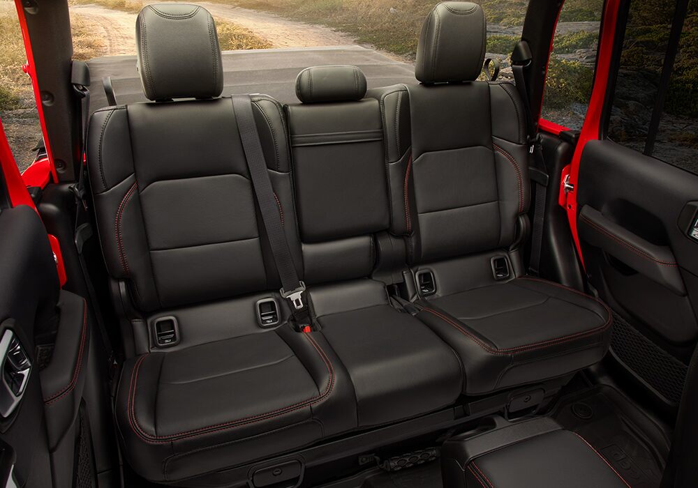 consola Sobretodo Si Interior de la Jeep® Gladiator 2023 - Características del interior de la  camioneta