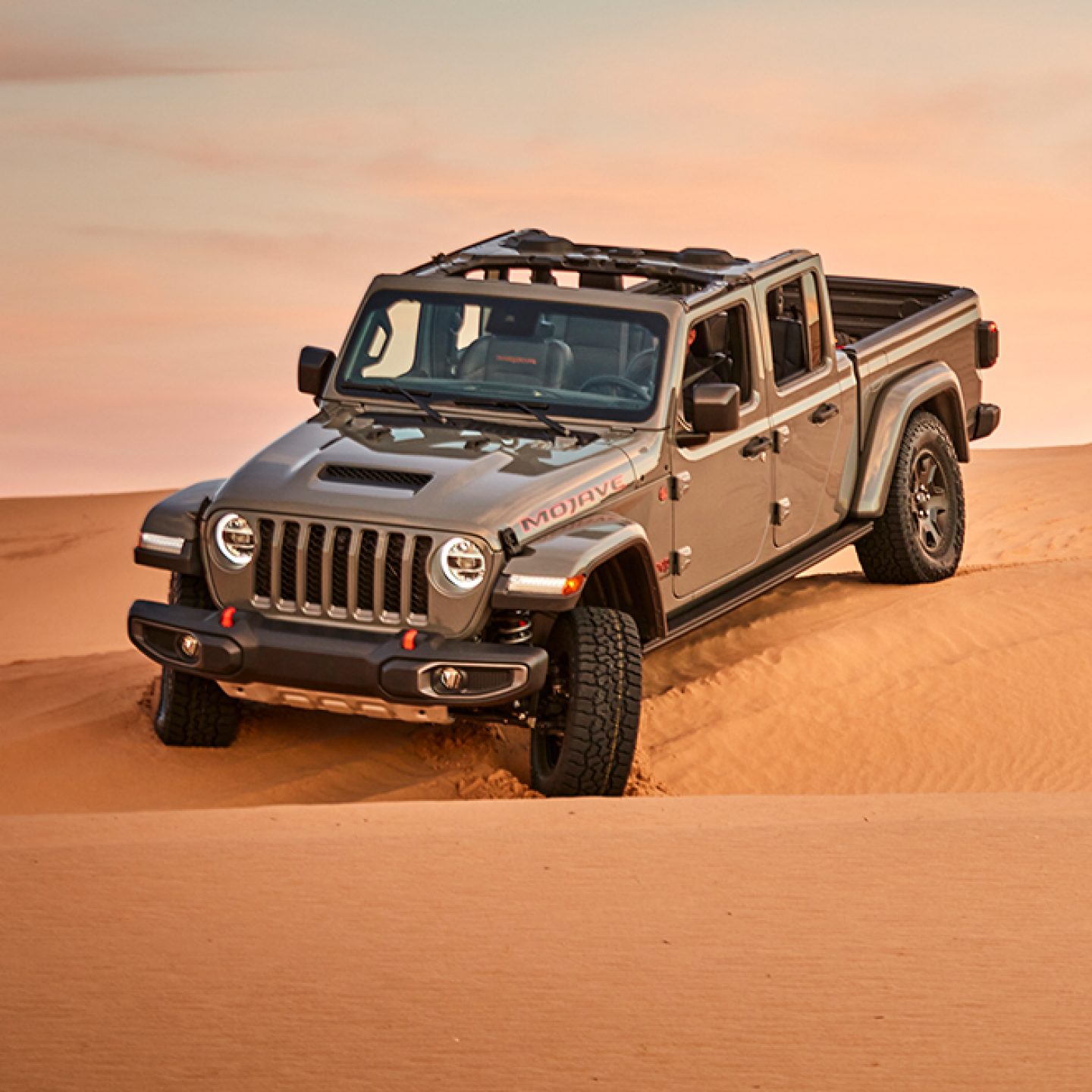 Jeep Gladiator Mojave Primera Camioneta De Tamano Mediano Calificada Para Andar Por El Desierto Jeep Gladiator Mojave Primera Camioneta De Tamano Mediano Calificada Para Andar Por El Desierto